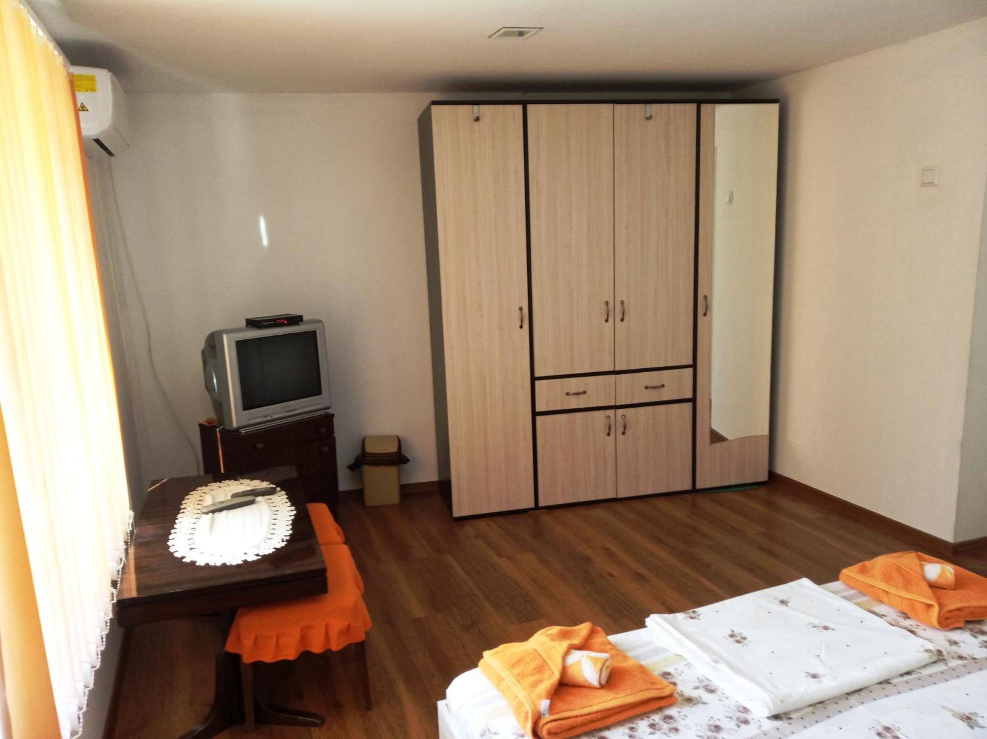 Divna Guest House Krushuna Exterior foto