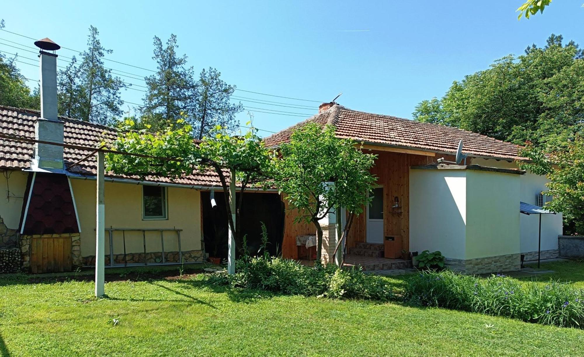 Divna Guest House Krushuna Exterior foto