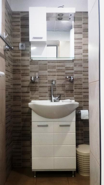 Divna Guest House Krushuna Exterior foto
